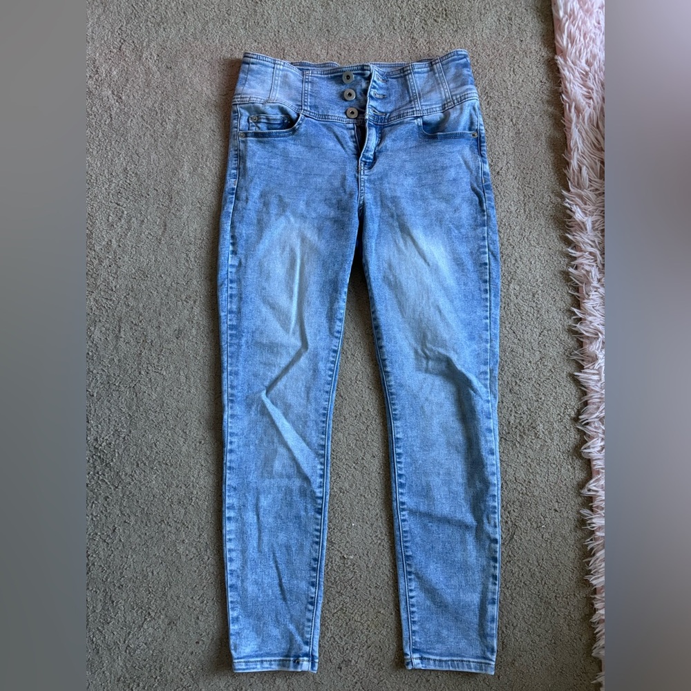 No Boundaries High Rise Light Blue Jeans